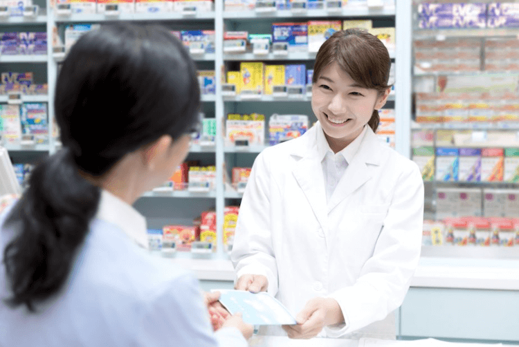 【ドラッグストア薬剤師の好待遇求人はどこで探す?】年収620万以上,月給42万円〜,時給2,600円以上など希望の職場が見つかる!